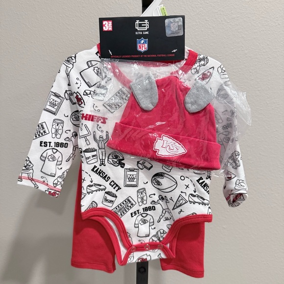 NFL Other - NWT NFL Kansas City Chiefs baby three piece outfit set.